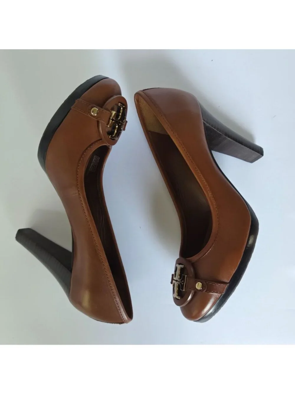 Tory Burch Brown Leather Logo Medallion Round Toe High Heel Pumps Old Money 10M